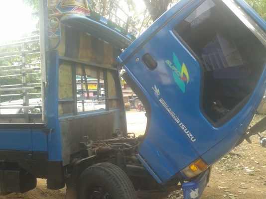 ขาย 6 ล้อ ISUZU ปี41 (จัดแนนช์ทุกจังหวัดอนุมัติง่ายเร็วทันใจ2ช.ม)(เอกสารใช้บัตร+สำเนาทะเบียนบ้าน)พวงมาลัยพาวเวอร์ แอร์หนาว กระจกไฟฟ้า เครื่องเล่นdvd เครื่องแน่นปึ๊กๆ แห้ง แรง สุดๆแซสซีเยี่ยม สวยตลอดเส้น ยางสวย6 เส้น พร้อมโอน พร้อมลุยงานได้เลยไม่ต้องทำอะไ ขาย 6 ล้อ ISUZU ปี41 (จัดแนนช์ทุกจังหวัดอนุมัติง่ายเร็วทันใจ2ช.ม)(เอกสารใช้บัตร+สำเนาทะเบียนบ้าน)พวงมาลัยพาวเวอร์ แอร์หนาว กระจกไฟฟ้า เครื่องเล่นdvd เครื่องแน่นปึ๊กๆ แห้ง แรง สุดๆแซสซีเยี่ยม สวยตลอดเส้น ยางสวย6 เส้น พร้อมโอน พร้อมลุยงานได้เลยไม่ต้องทำอะไ