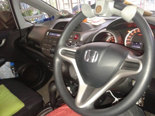HONDA JAZZ 1.5V AT ปี2010วิ่ง 35000 HONDA JAZZ 1.5V AT ปี2010วิ่ง 35000