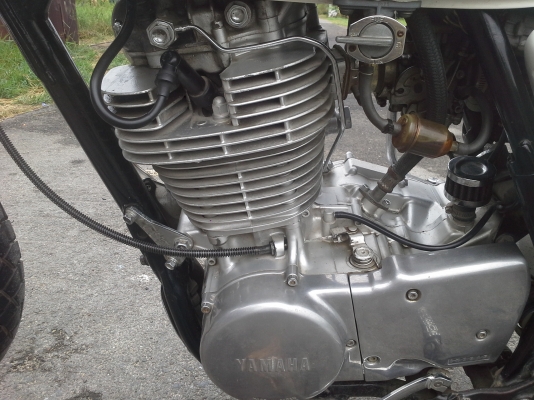 YAMAHA SR400cc.Y95เครื่องดีสตาร์ททีเดียวติดแนวคาเฟ่สวยครับ