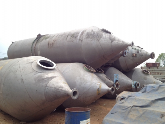 ขาย Silo แสตนเลส สภาพสวย ฝาเปิดได้ ขนาด 29,000 ลิตร และ 34,000 ลิตร จำนวน 8 ใบ