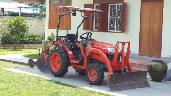 รถไถ Kubota B2420