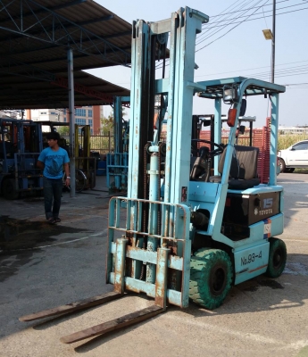 รถยกไฟฟ้า แบบนั่งขับ 1.5 ตัน เสาสูง 6 เมตร Toyota 5FB15