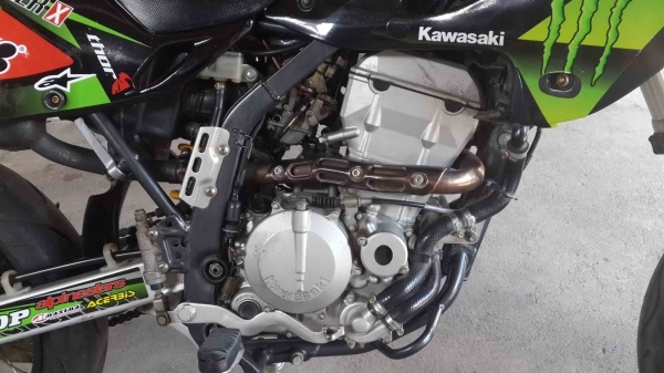 ขาย kawasaki klx 250 แต่งโมตาด สวยๆทะเบียนพร้อมโอนครับ