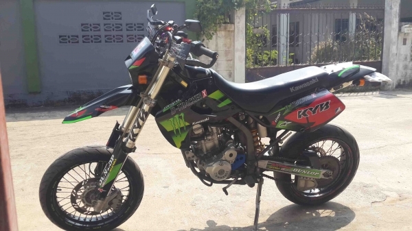ขาย kawasaki klx 250 แต่งโมตาด สวยๆทะเบียนพร้อมโอนครับ