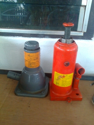 ขายแม่แรง4ตันและ7ตัน 2ตัว 1500บาท