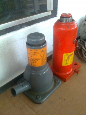 ขายแม่แรง4ตันและ7ตัน 2ตัว 1500บาท