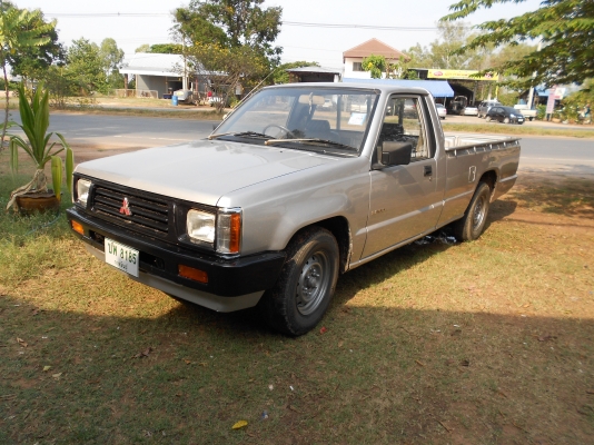 ราคา 65000 บาท  ขายไซโครน L200 ปี1995 พร้อมใช้งาน สภาพสวย สีสวย ชว่งล่างแน่น เครื่องแน่น  เล่มพร้อมโอน ภาษี58 เจ้าของขายเอง