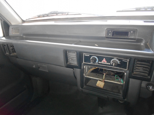 ราคา 65000 บาท  ขายไซโครน L200 ปี1995 พร้อมใช้งาน สภาพสวย สีสวย ชว่งล่างแน่น เครื่องแน่น  เล่มพร้อมโอน ภาษี58 เจ้าของขายเอง