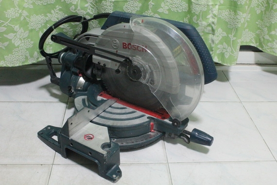 แท่นเลื้อยตัดองศา