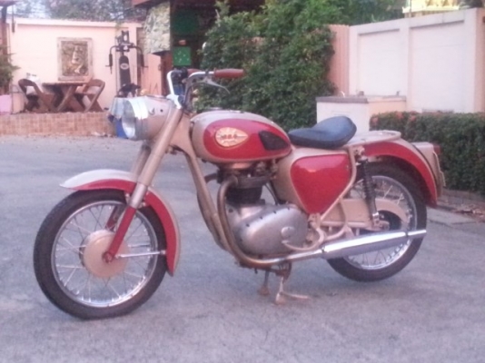 วุฒินนบุรี// มาใหม่ BSA A50 สภาพนางฟ้ารถสีสวยๆเครื่องดีพร้อมใช้