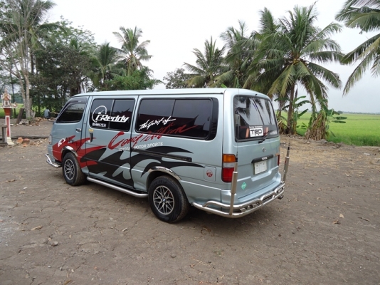 รถตู้  Toyota  hiace  ขับดี   เครื่องดี เกียร์ดี สีสวย  แก๊ส lpg ประหยัด เอกสารพร้อมโอน