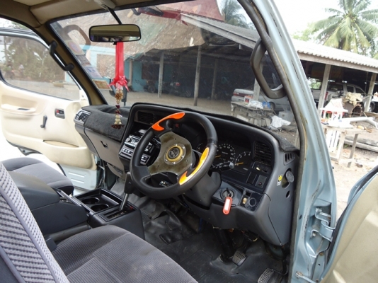 รถตู้  Toyota  hiace  ขับดี   เครื่องดี เกียร์ดี สีสวย  แก๊ส lpg ประหยัด เอกสารพร้อมโอน