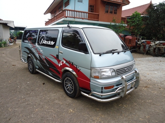รถตู้  Toyota  hiace  ขับดี   เครื่องดี เกียร์ดี สีสวย  แก๊ส lpg ประหยัด เอกสารพร้อมโอน