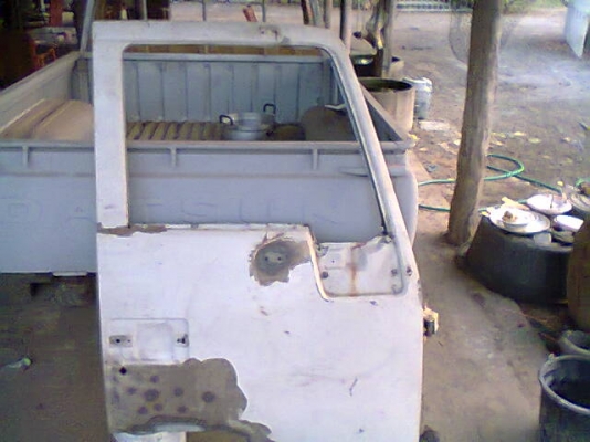 ประตูอีซูซุร๊อคกี้10ล้อ ขายให้ลูกค้าชัยภูมิแล้วครับสินค้าถึงพรุ่งนี้ครับ(ขอบคุณครับ)15-5-57