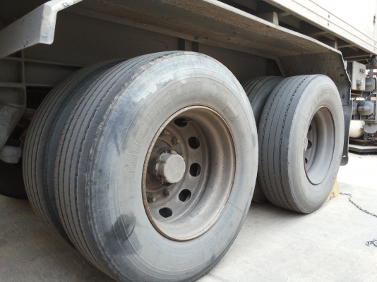 หางพ่วงรถตู้แห้ง.