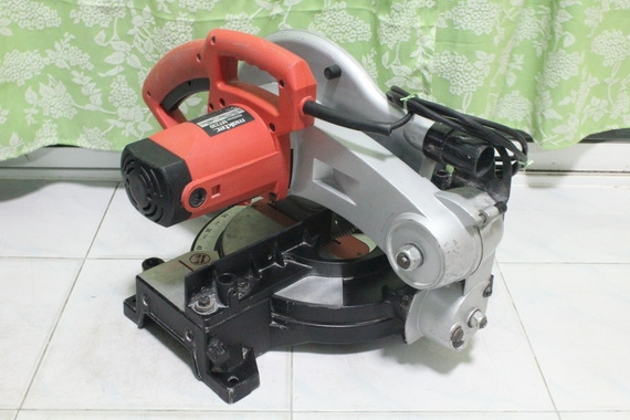 แท่นเลื่อยตัดองศา maktec