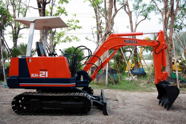 ขายรถแม็คโคร KUBOTA รุ่น KH-021 ไม่เคยผ่านการใช้งานในไทย ติดต่อ 086-775-7900, 086-324-1992