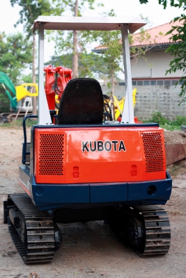 ขายรถแม็คโคร KUBOTA รุ่น KH-021 ไม่เคยผ่านการใช้งานในไทย ติดต่อ 086-775-7900, 086-324-1992