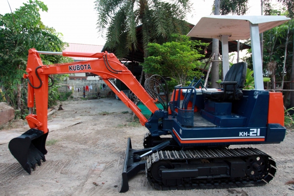 ขายรถแม็คโคร KUBOTA รุ่น KH-021 ไม่เคยผ่านการใช้งานในไทย ติดต่อ 086-775-7900, 086-324-1992