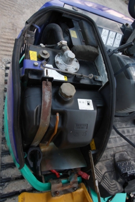 ขายรถแม็คโคร KOMATSU รุ่น PC27MR1(รุ่น9) สวยมาก มี VDO ทดลองขับ ไม่เคยผ่านการใช้งานในไทย ติดต่อ 086-775-7900, 086-324-1992