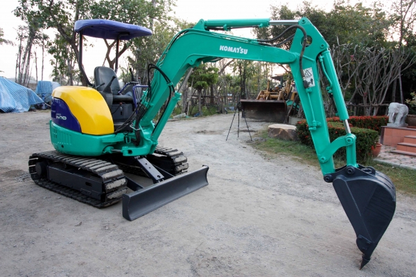 ขายรถแม็คโคร KOMATSU รุ่น PC27MR1(รุ่น9) สวยมาก มี VDO ทดลองขับ ไม่เคยผ่านการใช้งานในไทย ติดต่อ 086-775-7900, 086-324-1992