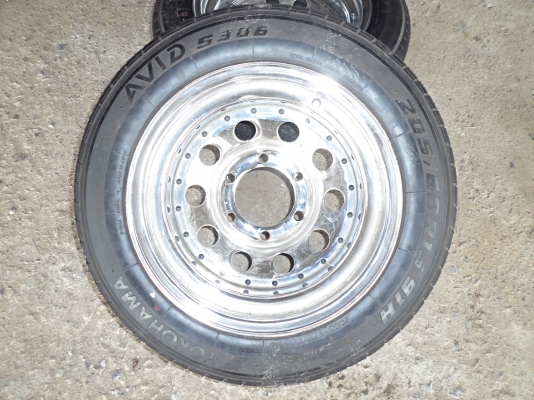 ล้อขอบ15กว้าง 9.5 พร้อมยางสวยๆ 1คู่4,500