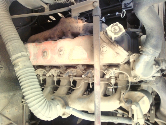 ต้องการขายเครื่อง อีซูซุ 185 แรงม้า 6 บีจี 1ฝาส้ม สภาพดี