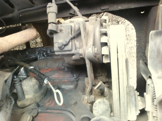 ต้องการขายเครื่อง อีซูซุ 185 แรงม้า 6 บีจี 1ฝาส้ม สภาพดี