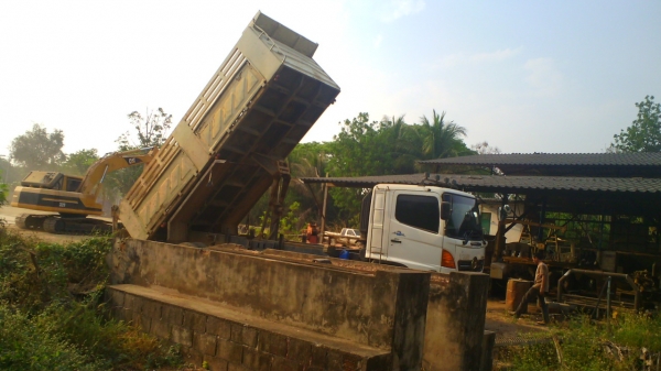 สิบล้อ HINO MEGA 260 รถปี ๔๗ เครื่องดี คัสซีสวย ชอบราคาเท่าไร ต่อรองราคากันได้ครับ