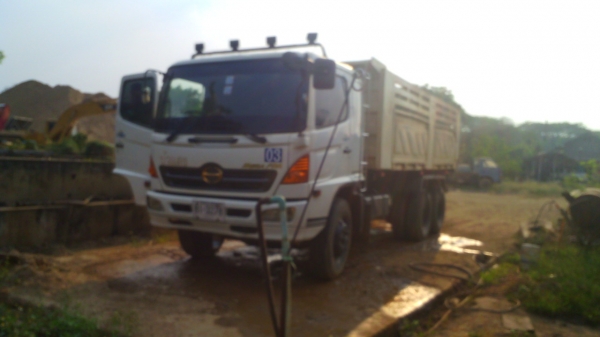 สิบล้อ HINO MEGA 260 รถปี ๔๗ เครื่องดี คัสซีสวย ชอบราคาเท่าไร ต่อรองราคากันได้ครับ