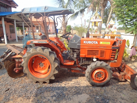 ขาย135000บาท รถไถคูโบต้า26แรง2เพลา พร้อมใช้งานคับ