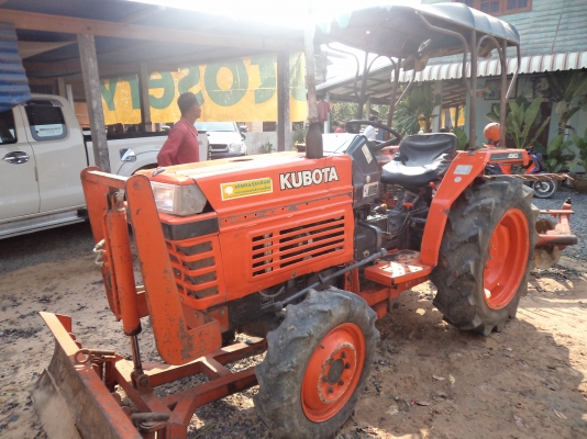 ขาย135000บาท รถไถคูโบต้า26แรง2เพลา พร้อมใช้งานคับ