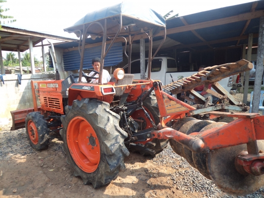 ขาย135000บาท รถไถคูโบต้า26แรง2เพลา พร้อมใช้งานคับ