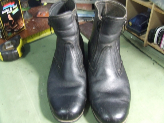 ขายรองเท้าหนังสภาพดีไม่มีขาด ขายรองเท้าหนังสภาพดีไม่มีขาด