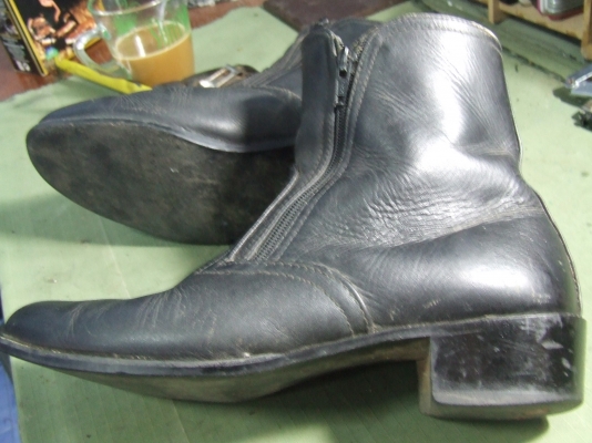 ขายรองเท้าหนังสภาพดีไม่มีขาด
