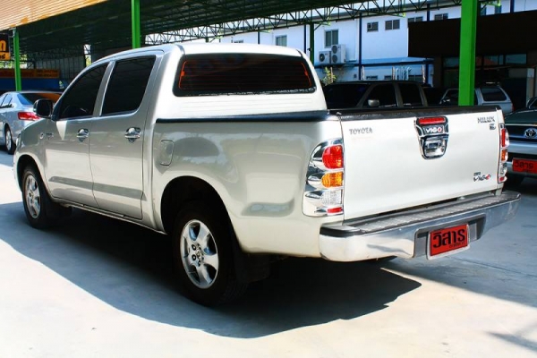 TOYOTA VIGO 2.5 E 4Dr. D4D สีเทา ปี2011