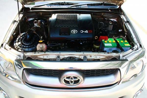 TOYOTA VIGO 2.5 E 4Dr. D4D สีเทา ปี2011