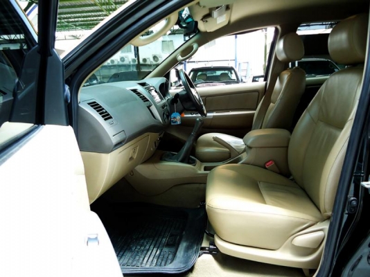 TOYOTA VIGO 4Dr. 3.0G. D4D PRERUNNER สีดำ ปี2012