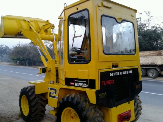 รถตัก MITSUBISHI WS300R รถเก่าญี่ปุ่น บุ้งกี๋ขนาด 0.5 คิว ตักได้เยอะ ตักได้คุ้ม ชอบราคาเท่าไร ต่อรองราคากันได้ครับ