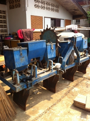 ขายรถไถ Ford 6610 รถบ้าน สวย ขายเอง แถม ผานสาม,ผานเจ็ด,เครื่องหยอดข้าวโพดและรถพ่วงลาก