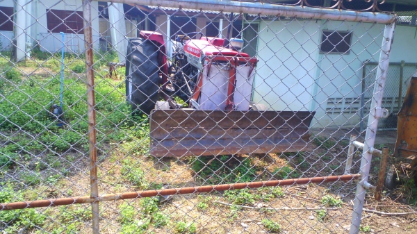 รถไถ แม๊กซี่ 165 อุปกรณ์มี ใบดันหน้า และ ผาน 7