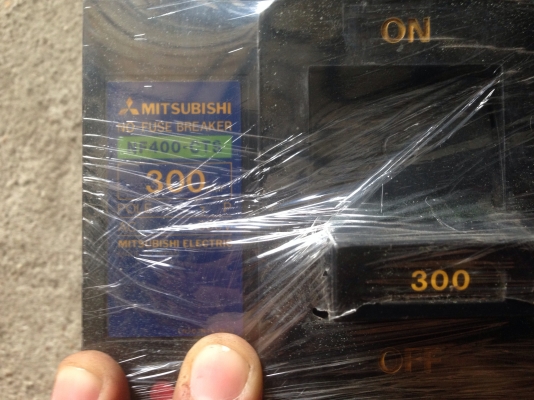 ขายเบรคเกอร์ไฟฟ้า 3 เฟส Mitsubishi ขนาด 600 Amp. 2 ตัว / 400 Amp. 1 ตัว / 300 Amp. 1 ตัว สภาพสวย พร้อมใช้งาน ขายราคา 1Amp=8 บาท ครับ ขายเบรคเกอร์ไฟฟ้า 3 เฟส Mitsubishi ขนาด 600 Amp. 2 ตัว / 400 Amp. 1 ตัว / 300 Amp. 1 ตัว สภาพสวย พร้อมใช้งาน ขายราคา 1Amp=8 บาท ครับ