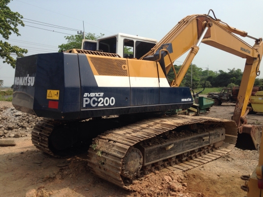 ต้องกราขายkomatsu Pc200