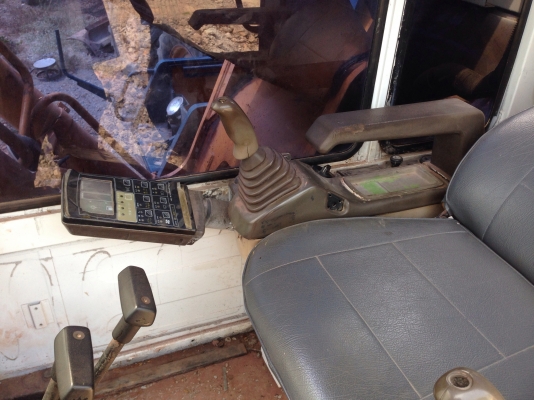 ต้องกราขายkomatsu Pc200