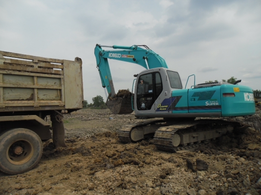 ขายรถแบคโฮ KOBELCO MARK 6 YN 10 ช.ม 12990 สภาพเต็มๆเดิมๆเครื่องเอวโซ่สภาพ 88\% เอกสารเล่มทะเบียนไฟฟ้าเต็ม100\%