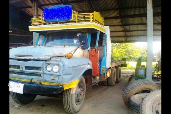 รถสิบล้ออีซูสุเทลเล่อร์ พวงมาลัยเพาเว่อร์ เครื่อง 6Bd1บรรทุกแบคโฮ ๒๐๐ ได้ปกติดี