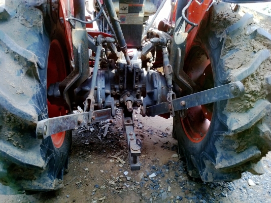 ขายแทรกเตอร์คูโบต้า L4508 ใบมีดดันดินตราช้างพร้อมผาลบุกเบิก4*22ตราช้างพร้อมใช้งานครับ ขายแทรกเตอร์คูโบต้า L4508 ใบมีดดันดินตราช้างพร้อมผาลบุกเบิก4*22ตราช้างพร้อมใช้งานครับ