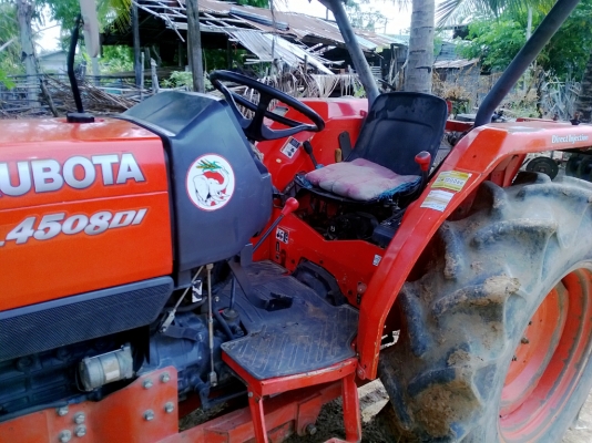 ขายแทรกเตอร์คูโบต้า L4508 DI ใบมีดดันดินตราช้างพร้อมผาลบุกเบิก3*22ตราช้างพร้อมใช้งานครับ