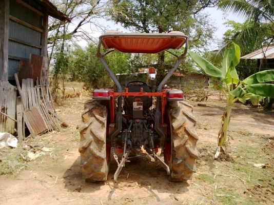 ขายแทรกเตอร์คูโบต้า L4508 DI ใบมีดดันดินตราช้างพร้อมผาลบุกเบิก3*22ตราช้างพร้อมใช้งานครับ