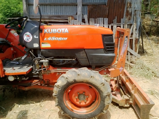 ขายแทรกเตอร์คูโบต้า L4508 DI ใบมีดดันดินตราช้างพร้อมผาลบุกเบิก3*22ตราช้างพร้อมใช้งานครับ